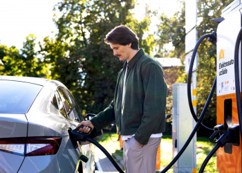 Elektrum Drive ievieš bezkontakta karšu norēķinus uzlādei